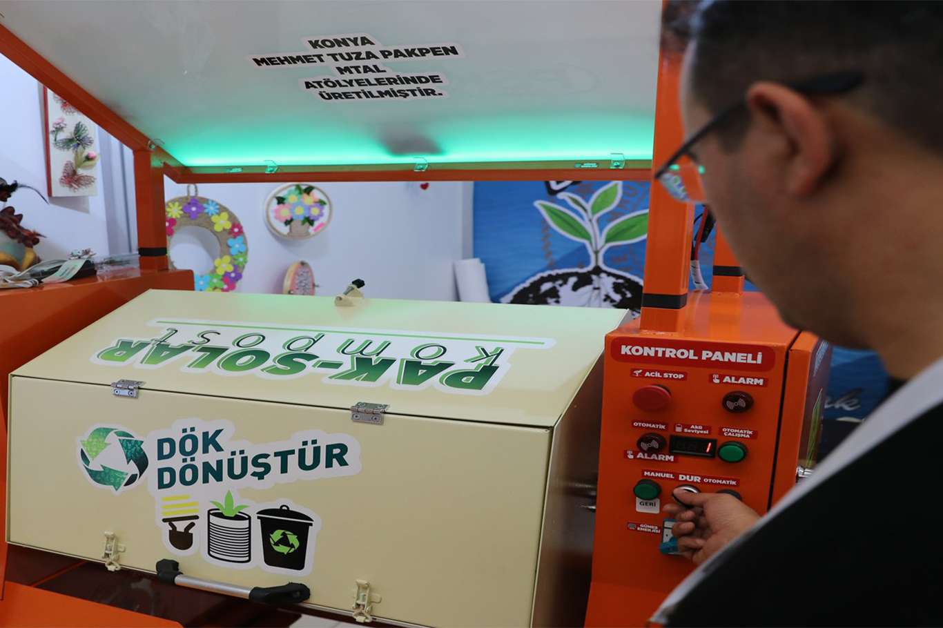 Meslek liseliler atıkları gübreye dönüştüren solar makine geliştirdi Meslek liseliler atıkları gübreye dönüştüren solar makine geliştirdi